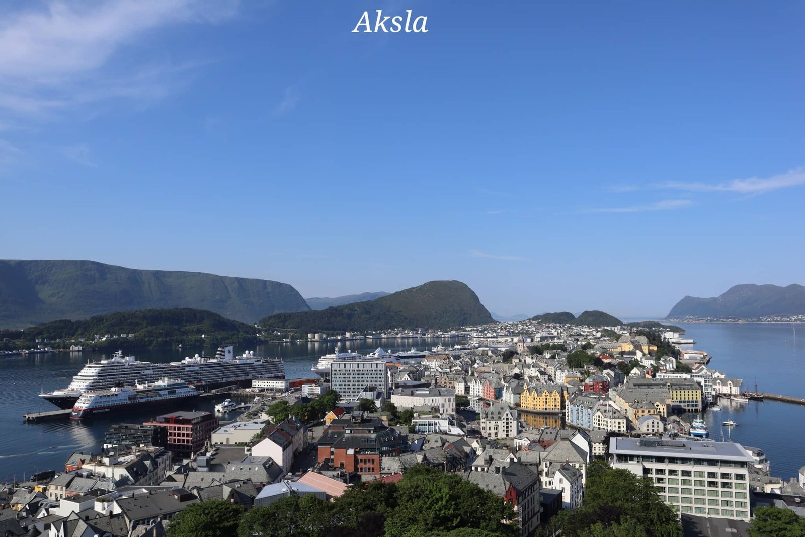 Alesund - Aksla - vue - maisons colorées - fjord - ville - voyage - Norvège
