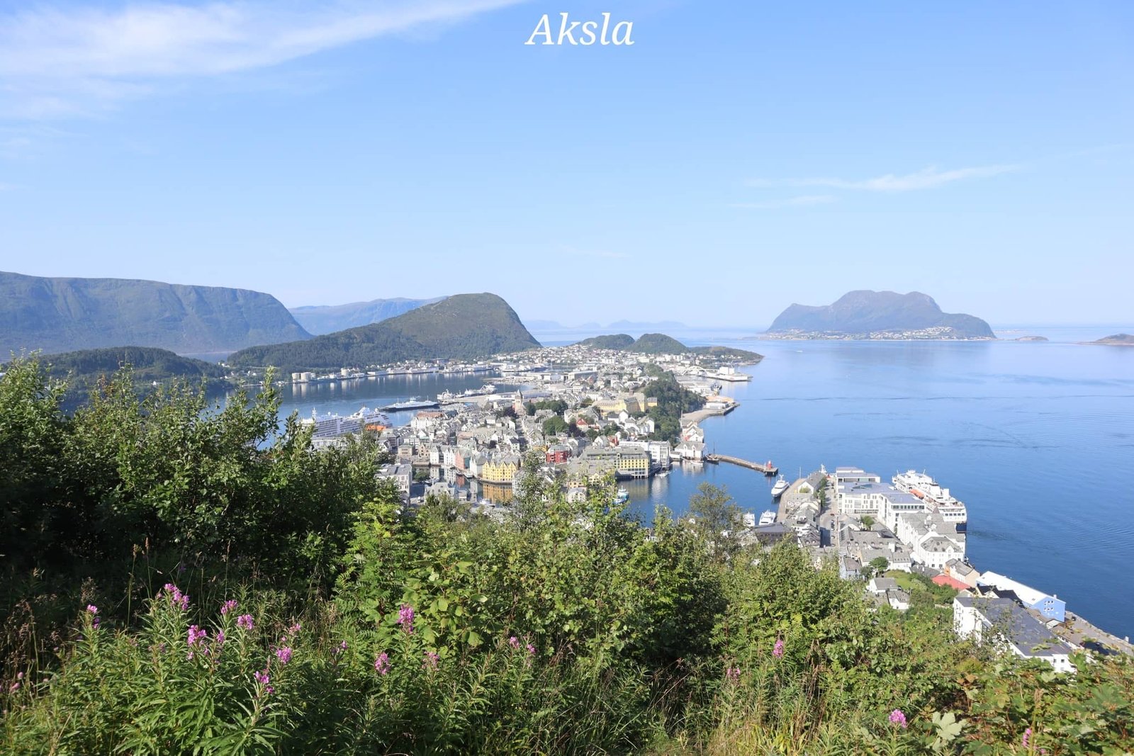 Alesund - Aksla - vue - maisons colorées - fjord - ville - voyage - Norvège