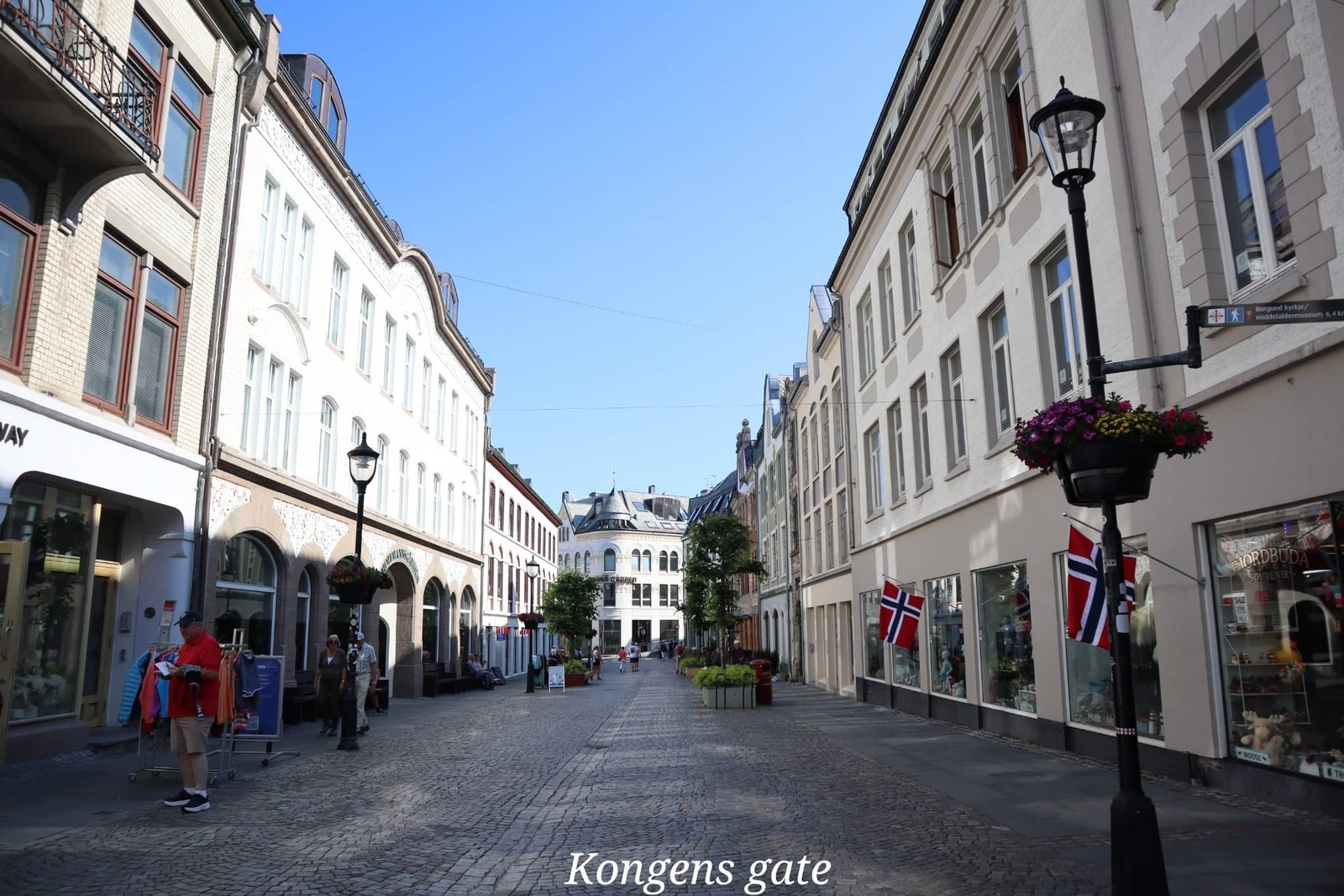 Alesund - Kongens gate - centre - ville - voyage - Norvège