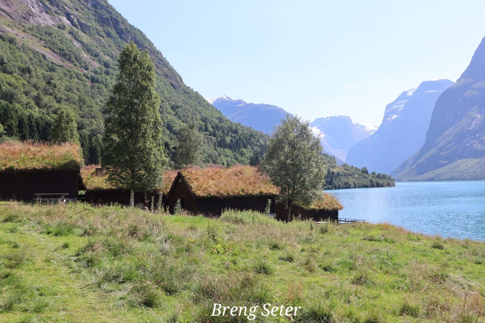 Brens Seter - Lac - cabane - toit végétalisé - voyage - Norvège