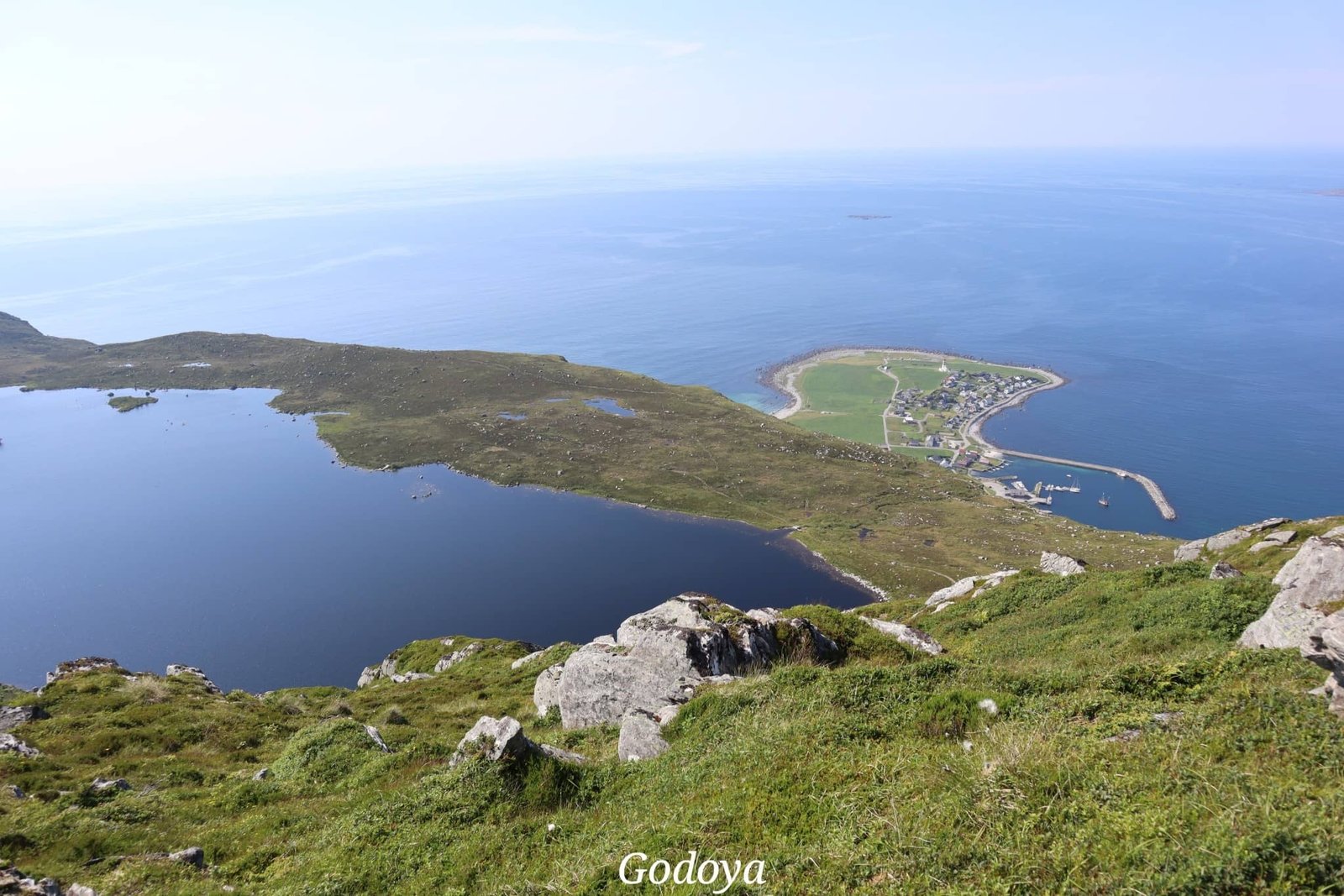 Godoya - randonnée - fjord - lac - voyage - Norvège