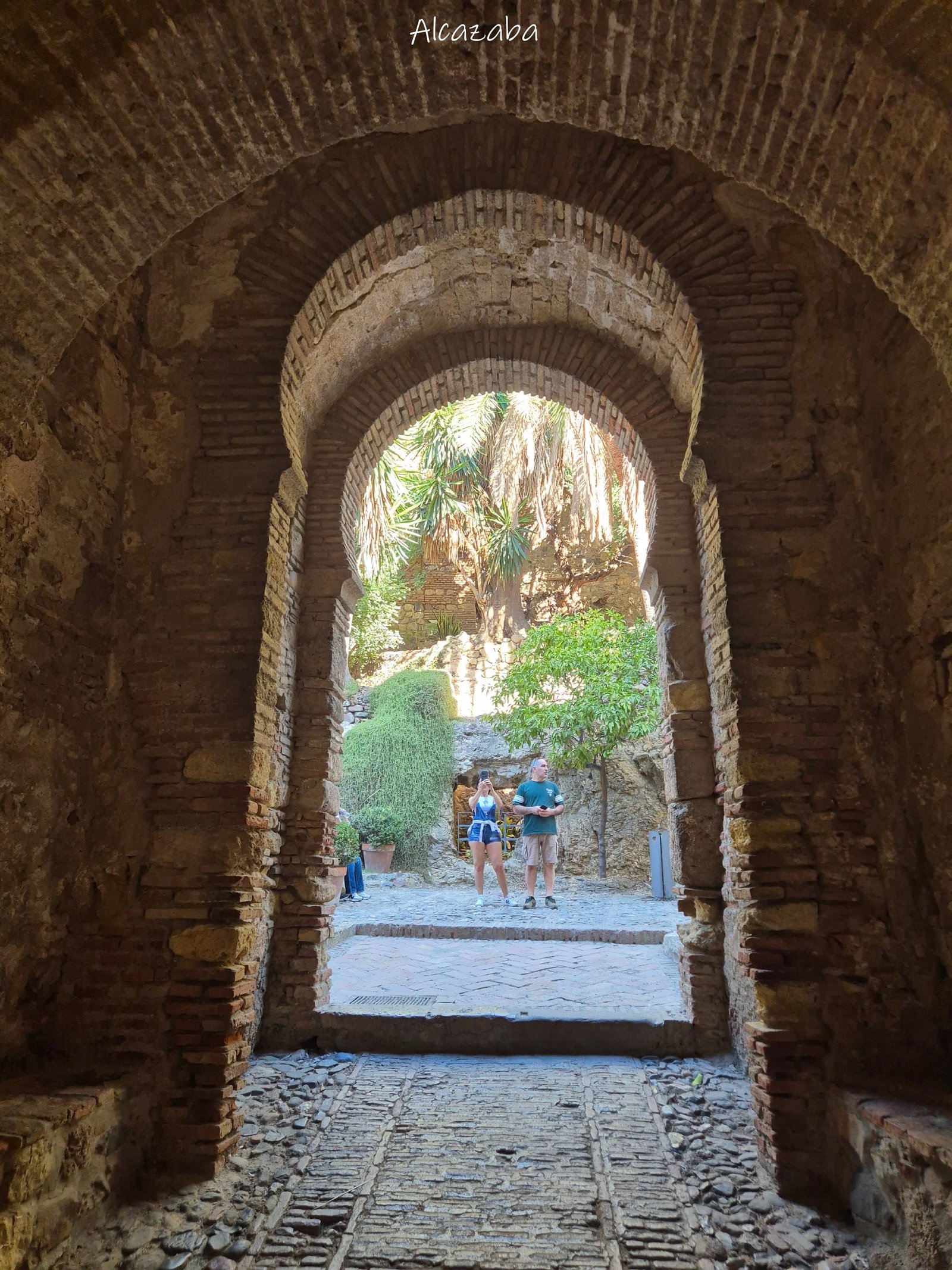Malaga - Alcazaba - porte en pierre - ville - voyage