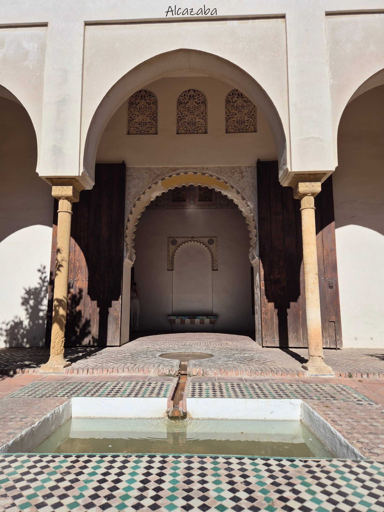Malaga - Alcazaba - cours intérieure - ville - voyage