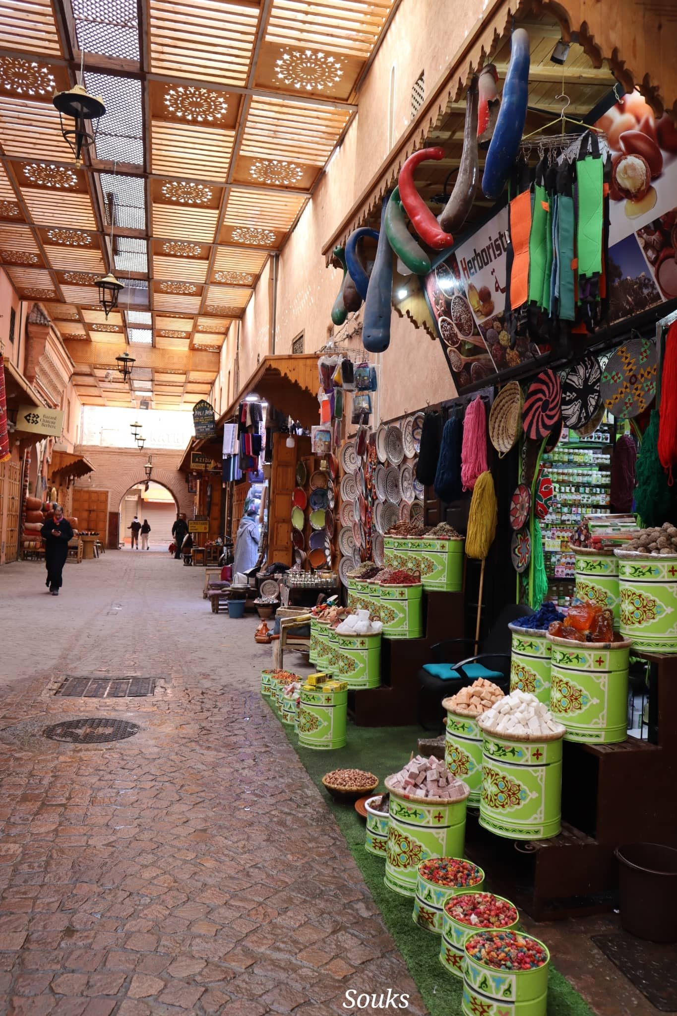 Marrakech - souks - boutiques colorées - voyage