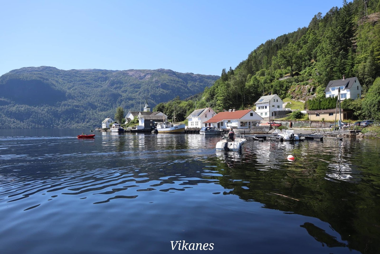 Vikanes - village - fjord - bateaux - voyage - Norvège